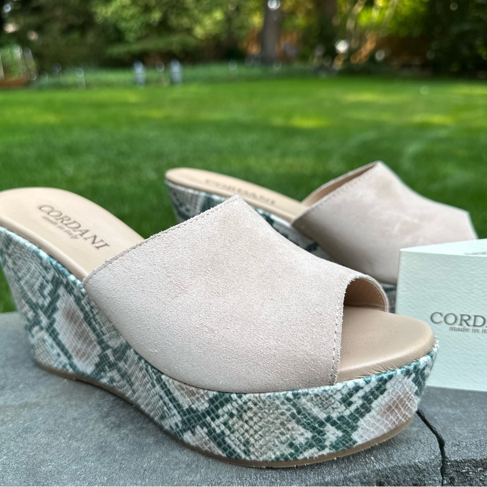 Cordani Women's Beige and Green Wedge Sandals! snake skin pattern for the wedge🩷